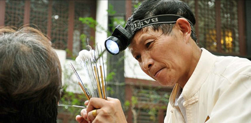 Vietnamese Ear Cleaning